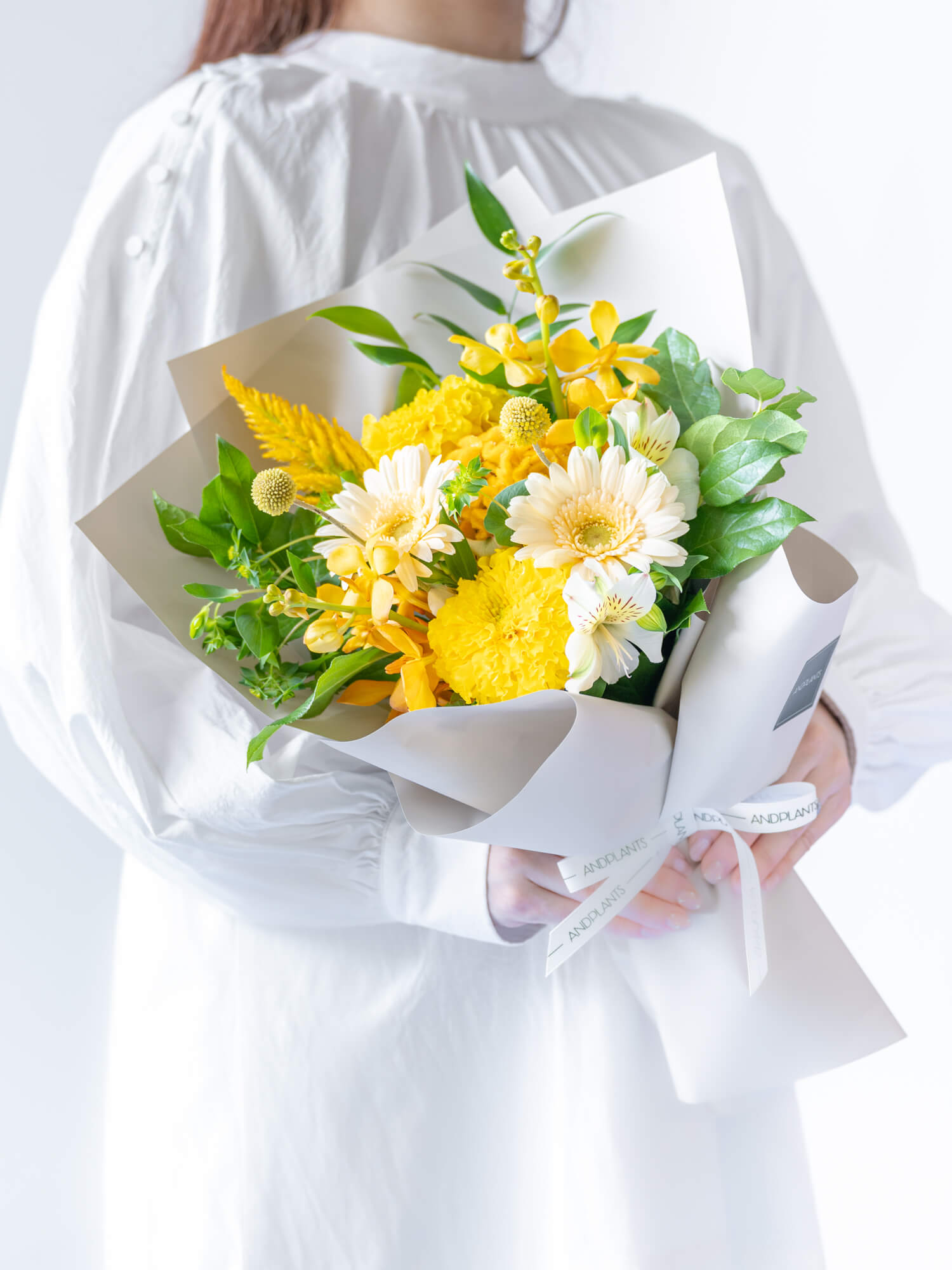 フローリストにおまかせ 季節の花束 M - イエロー -