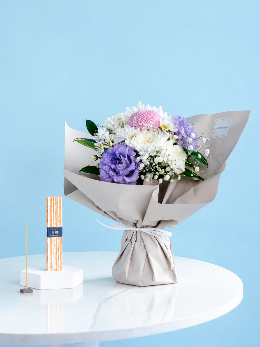 【お供え用】そのまま飾れる花束 M　- パープル - と線香のセット