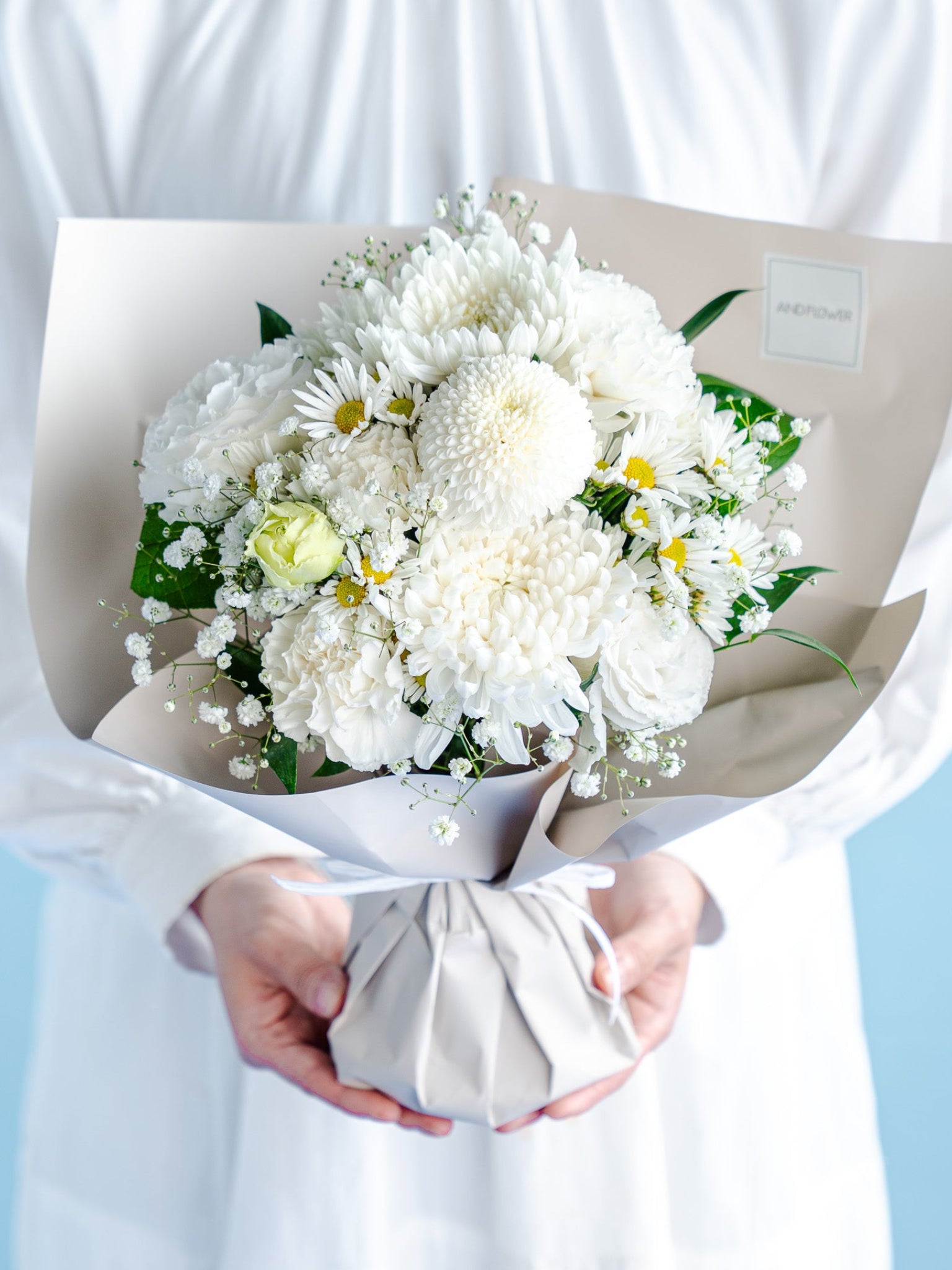 【お供え用】そのまま飾れる花束 M　- ホワイト -