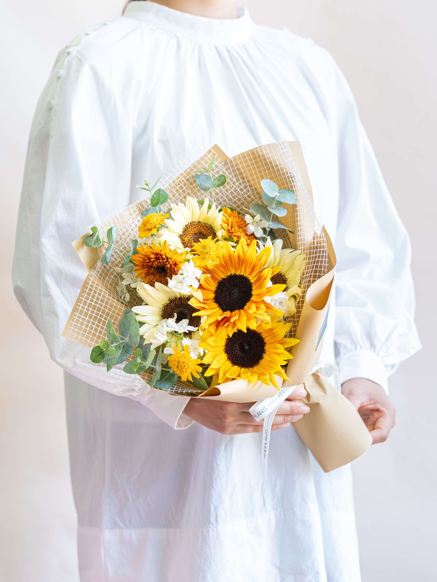 【夏季限定】いつもと違ったひまわりの花束M